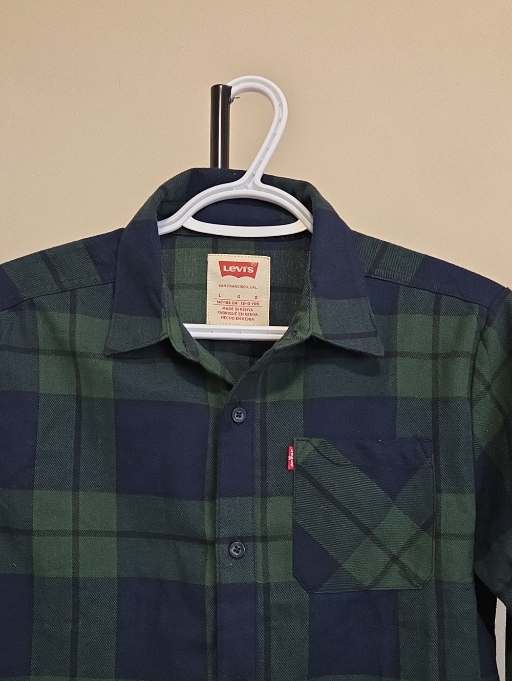 Levi's Green & Navy Plaid Button-Down Shirt - Picture 2 of 8
